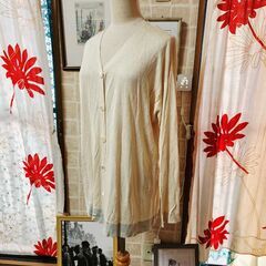 PIETRO PIANFORINI(ピエトロピアンフォリーニ) シルク100％。心ときめく極上質感のカーディガン、いかがでしょうか？の画像