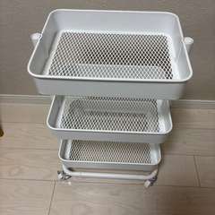 ニトリの高さが調整できるスチールワゴン　トロリ　コンパクトの画像