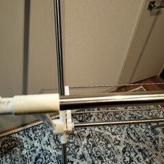 コンパクト　ステンレス 伸縮式多機能布団干し 物干しスタンド 洗濯物干しの画像