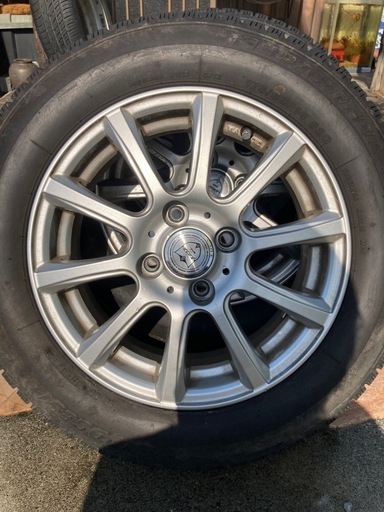 スタッドレスタイヤ