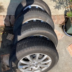 スタッドレスタイヤの画像