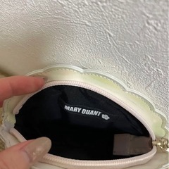 MARY QUANT 貝殻型ポーチ ホワイトの画像