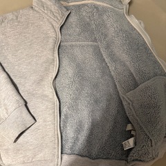 GU フリースジャンパー　140の画像