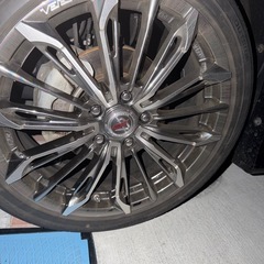 レイズ　ベルサス　トリアイナ　18インチの画像