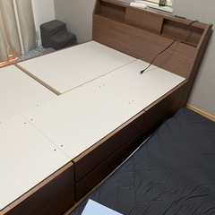 ニトリ セミダブルベッドの画像