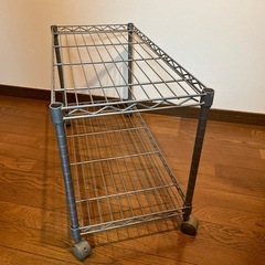 キャスター付き2段スチールラック・TVラックの画像