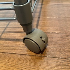 キャスター付き2段スチールラック・TVラックの画像