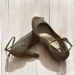 銀座かねまつ 23.5cm アンクルストラップ オープントゥ パンプスの画像