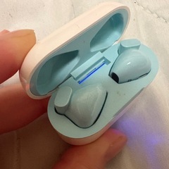ダイソー  ワイヤレスイヤホン Bluetooth
の画像