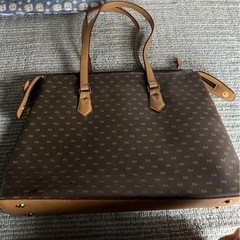 レディースハンドバックの画像