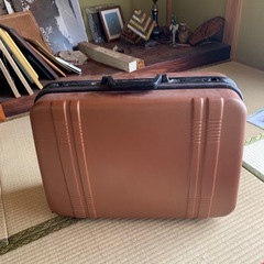 スーツケースの画像