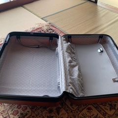 スーツケースの画像