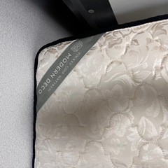 ベッドフレーム、マットレスの画像