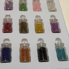 ネイルアート　グッズ　ほぼ未使用　ホログラム　ボールの画像