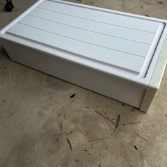 衣装ケース（中身なし）の画像