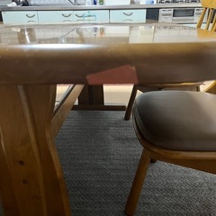 ダイニングセット(椅子4脚とテーブル) 取りに来てくださる方の画像