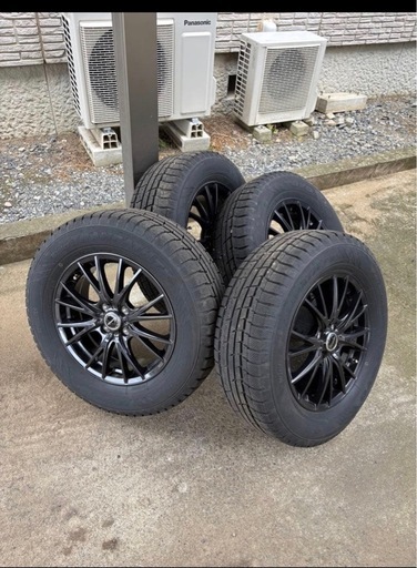 美品ライズ16インチ TOYOスタッドレス215 65R16ホイルセット