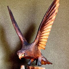 【11月17日 直接引取 限定】鷹　鷲　木彫　置物　骨董の画像