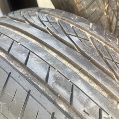 17インチのタイヤ2本、状態は良好です。 価格は8,000円ですの画像