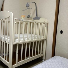 ベビーベッドの画像