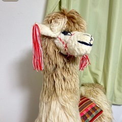 等身大アルパカの置物の画像