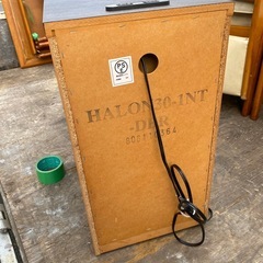 ベッド脇の棚オシャレな木目調♪の画像