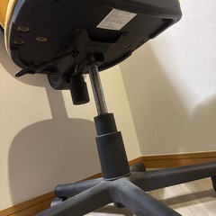 キャスター付きイスの画像