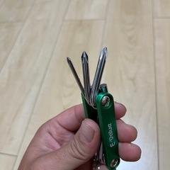 FOLDING 6 TOOL 折りたたみドライバーセットの画像