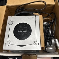 昔のゲーム機とソフトの画像