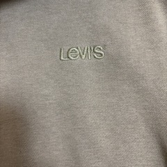 リーバイス　フード付トレーナー　Sの画像