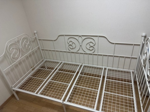 
ベッド