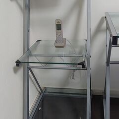 ラック分離型　ガラスデスク パソコンラック　お洒落な一品　強化ガラス使用　耐重80㎏-100㎏の画像