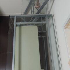 ラック分離型　ガラスデスク パソコンラック　お洒落な一品　強化ガラス使用　耐重80㎏-100㎏の画像