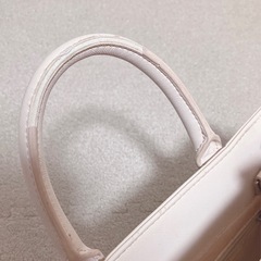 SNIDEL スクエアパッドロックバッグ (オフホワイト)の画像