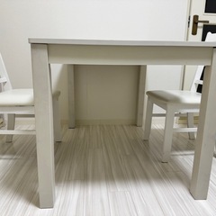 ダイニングテーブル&チェアの画像