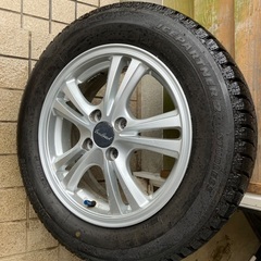 スタッドレスタイヤ　の画像