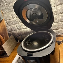 ザ・ライス 遠赤外線IH炊飯器 5.5合 ブラックの画像