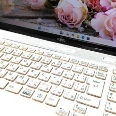 富士通　i7 ノートパソコン 音響システムの画像