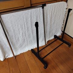 伸縮ハンガーラック　キャスター付き　パイプハンガーラック　横幅78×奥行42×高さ89～148cm　の画像