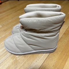 SHEIN  シーイン　ブーツ　ベージュ　24センチ　ふわふわでカワイイ♡の画像