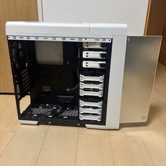 Thermaltake ホワイト PCケース(ATX自作PC用)の画像