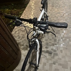 クロスバイク　白色の画像