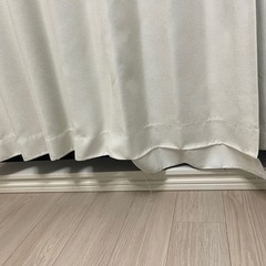 ニトリ　ホワイトプリーツカーテン　遮光1級　横105cm×縦210cm×2枚の画像