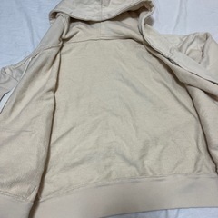 レディース　オフホワイト　パーカーの画像