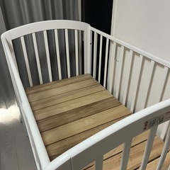 ベビーベッドの画像