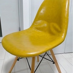 イームズチェア　イエローの画像
