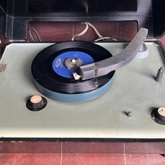 1960年代レコードプレーヤー　7L-868 レトロビンテージ　の画像