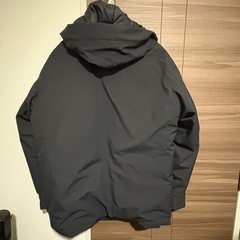 ユニクロ　ハイブリッドダウンパーカ　Lの画像