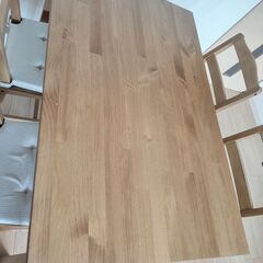 IKEA ダイニングテーブル＆チェア4脚  HÄGERNÄS　色 : アンティークステイン の画像