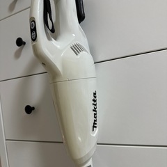 マキタ 充電式クリーナー 【バッテリー、充電器付き】の画像